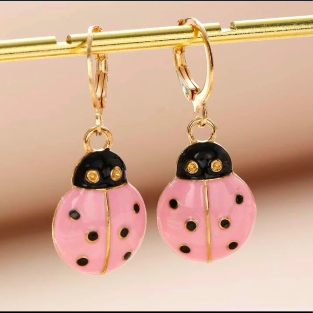 NWT Dainty Pink & Black gold ladybug🐞dangle earrings